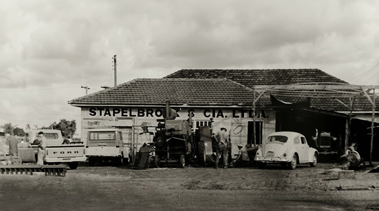 Ex-garçom salva fábrica do agro e cria gigante global